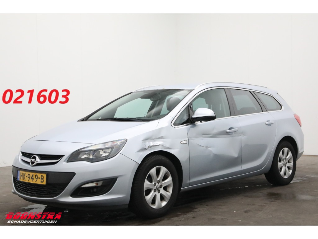 Opel Astra Sports Tourer 1.4 Turbo Blitz Navi Airco Cruise PDC AHK
