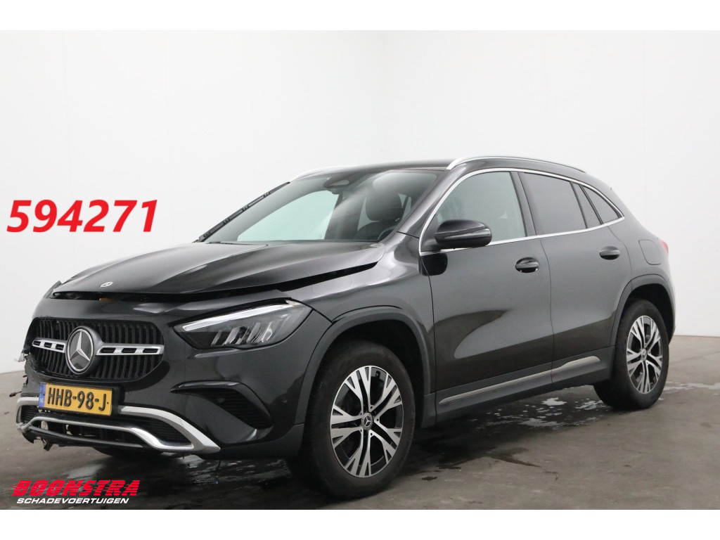 Mercedes-Benz GLA 250 e Star Edition LED ACC Navi Clima Camera SHZ 19.826 km!