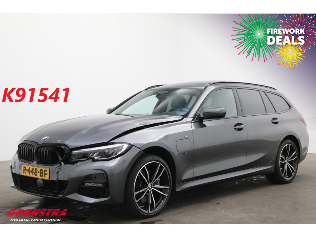BMW 3 Serie Touring 330e M-Sport Pano LED ACC H/K HUD Memory Camera 55.315 km!