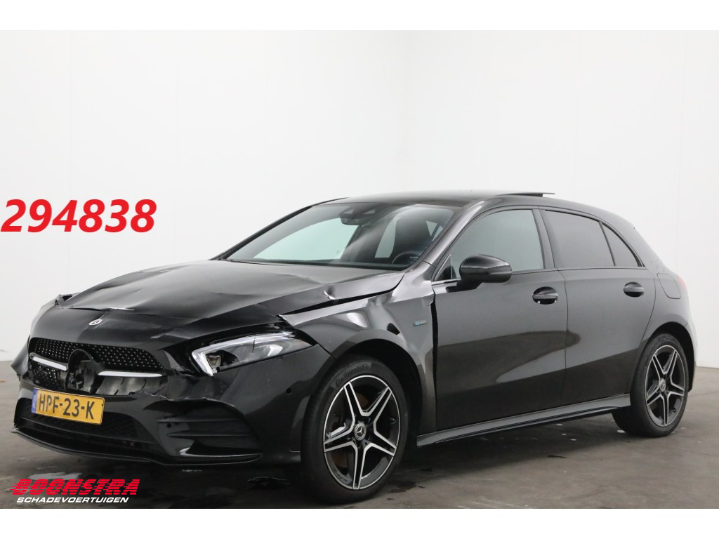 Mercedes-Benz A-Klasse 250e AMG Pano LED Memory Camera SHZ