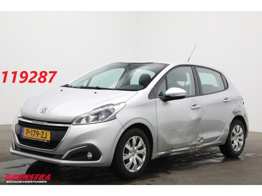 Peugeot 208 1.2 PureTech Active Navi Airco Cruise PDC 139.685 km!