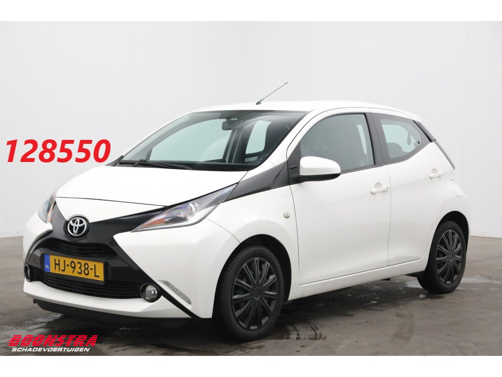 Toyota Aygo 1.0 VVT-i x-play Bluetooth Airco Cruise Camera
