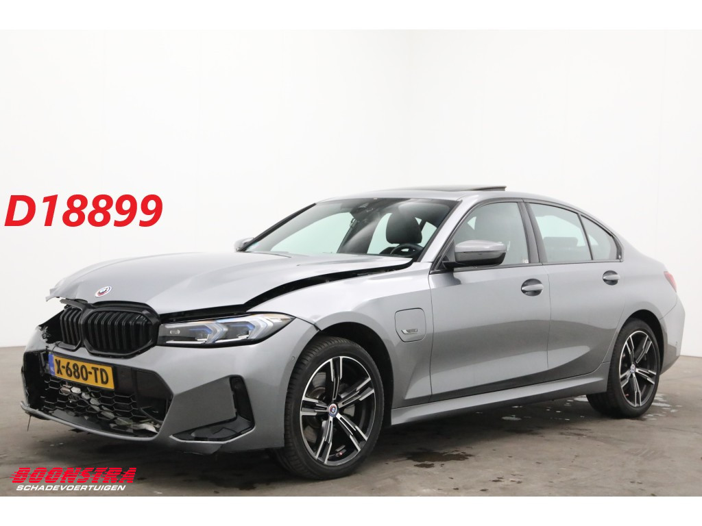 BMW 3 Serie 330E M-Sport Schuifdak H/K Memory HUD LRHZ Camera AHK