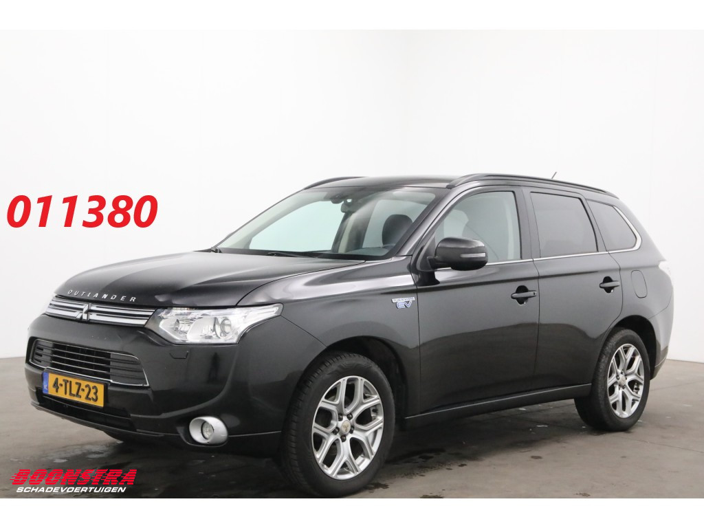 Mitsubishi Outlander 2.0 PHEV Instyle 4WD Leder Schuifdak Navi Clima Cruise SHZ AHK