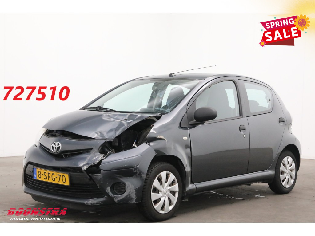 Toyota Aygo 1.0 VVT-i Now 5-DRS Navi Airco 96.456 km!