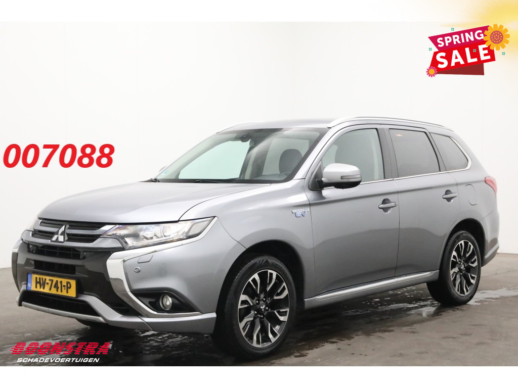 Mitsubishi Outlander 2.0 PHEV Executive Edition 4X4 Navi Clima Cruise Camera SHZ PDC AHK