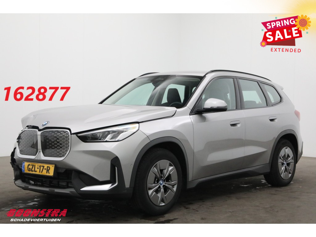 BMW iX1 xDrive30 67 kWh LED ACC Apple/Android Camera SHZ