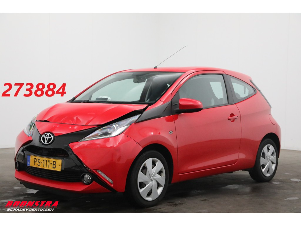 Toyota Aygo 1.0 VVT-i x-play Aut. Bluetooth Airco Cruise Camera