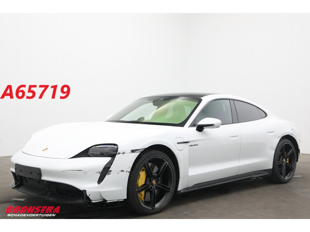 Porsche Taycan Turbo S 93 kWh PCCB PDLS+ PASM Pano Burmester ACC 360°