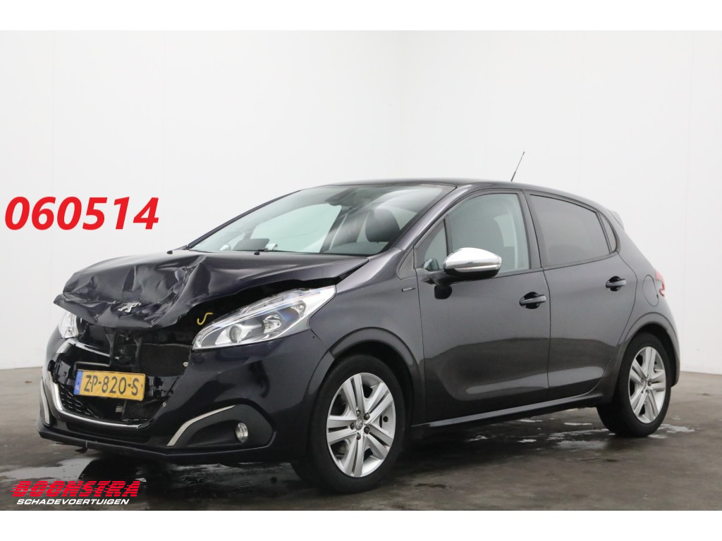 Peugeot 208 1.2 PT Signature Navi Airco Cruise PDC 134.559 km!