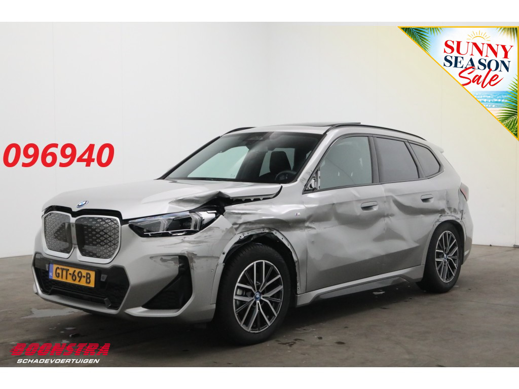 BMW iX1 eDrive20 67 kWh M Sport ACC Navi H/K Memory SHZ Virtual 360° PDC