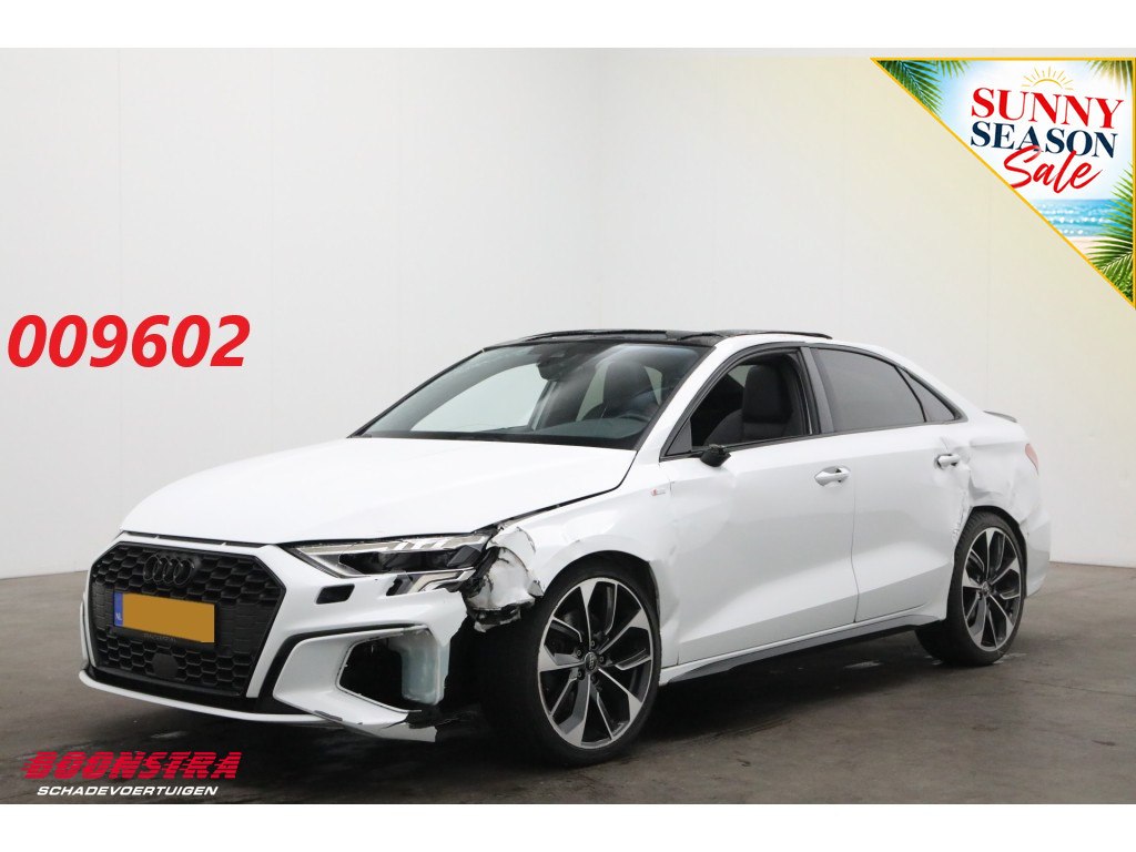 Audi A3 Limousine 35 TFSI S-Line edition Schuif/kantel ACC Navi SHZ Apple/Android Camera PDC