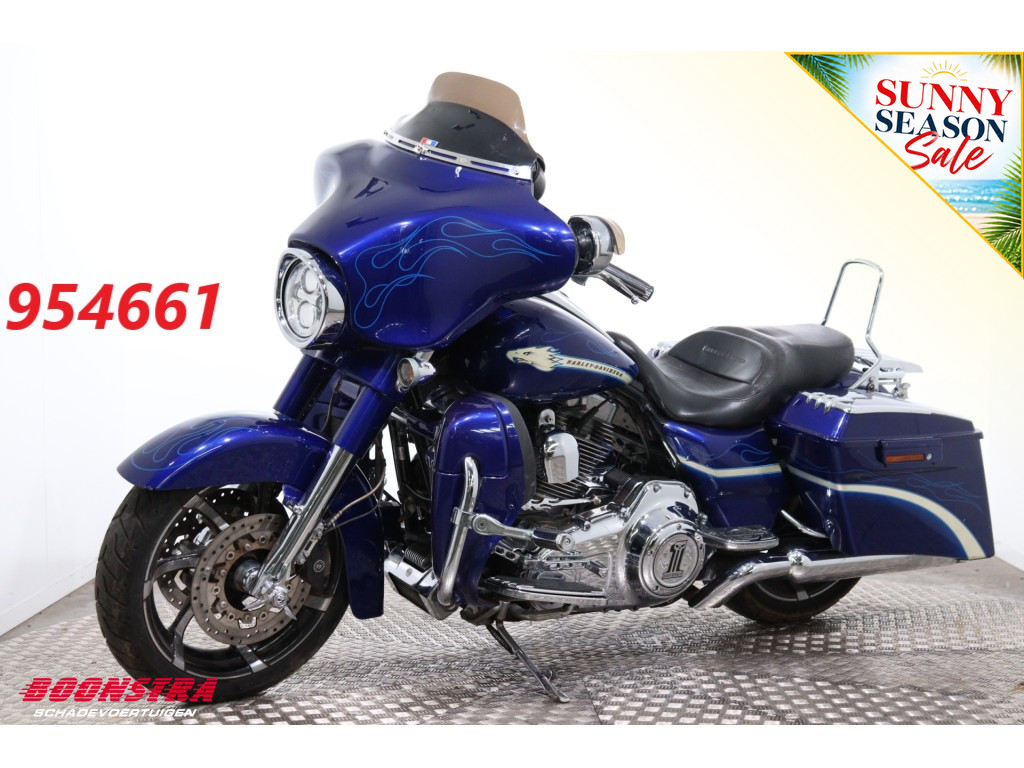 Harley-Davidson  CVO Street Glide 5HD! Vance Hines Cruise
