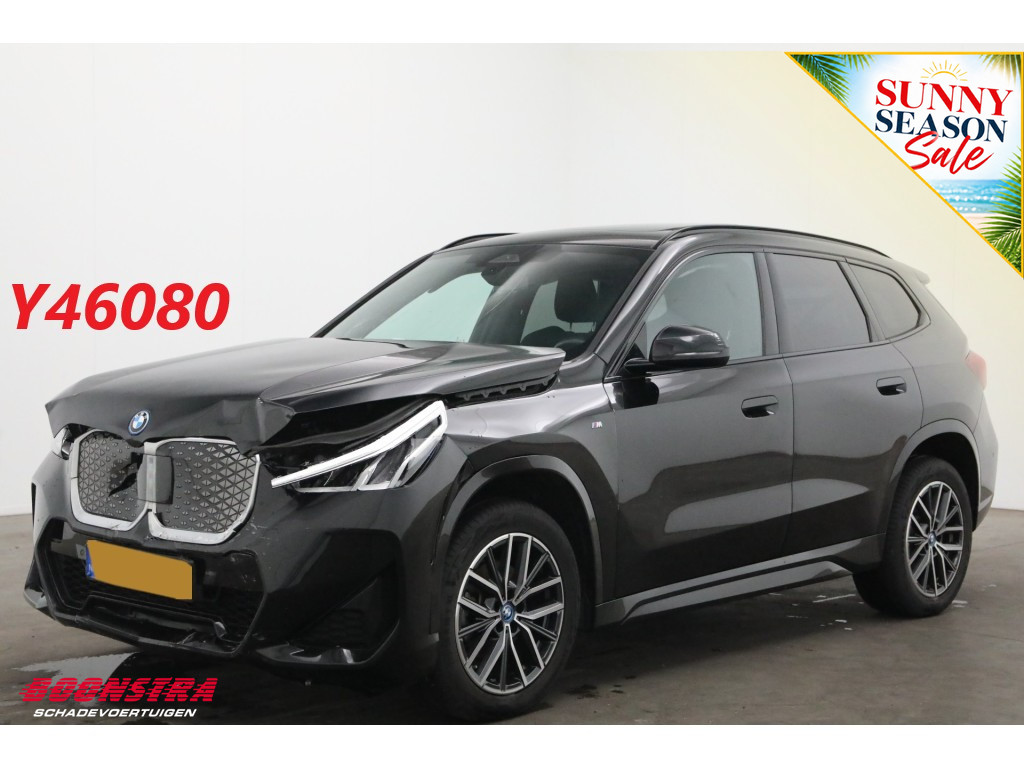 BMW iX1 eDrive20 67 kWh M Sport Pano ACC Navi Clima SHZ Apple/Android Camera PDC AHK