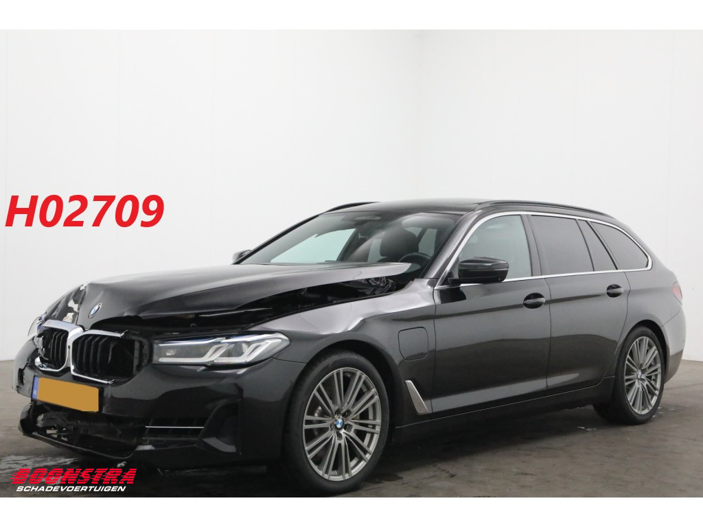 BMW 5 Serie Touring 530e HE ACC HUD Panorama Memory Camera PDC AHK