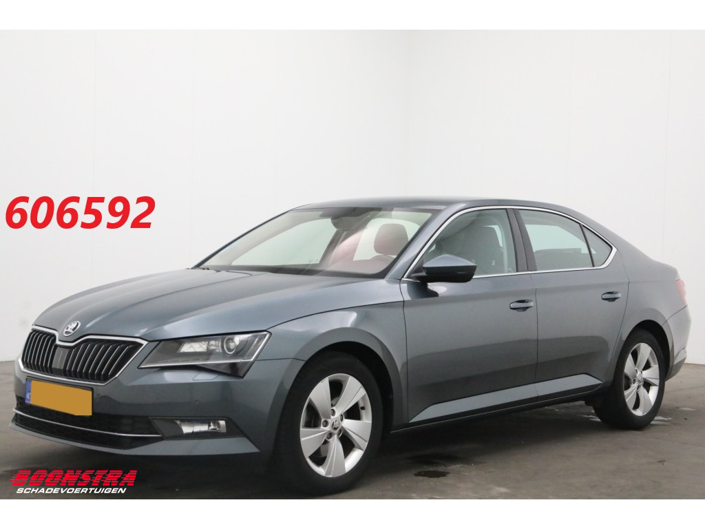Škoda Superb 1.6 TDI DSG Ambition Business Cruise Navi Clima Memory SHZ Apple/Android PDC