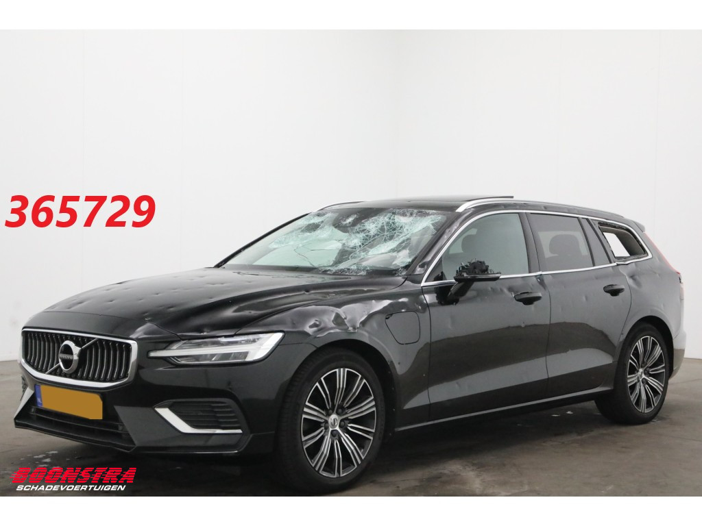 Volvo V60 2.0 T8 Twin Engine AWD R-Design Pano Navi Virtual Memory Leder SHZ LrHZ Camera PDC AHK